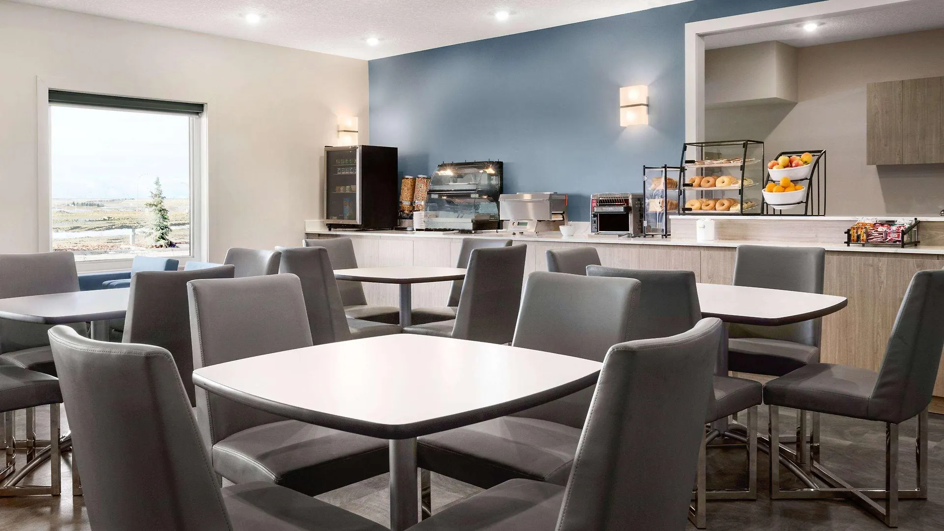 *** Hotel Days Inn By Wyndham Calgary North Balzac Canada