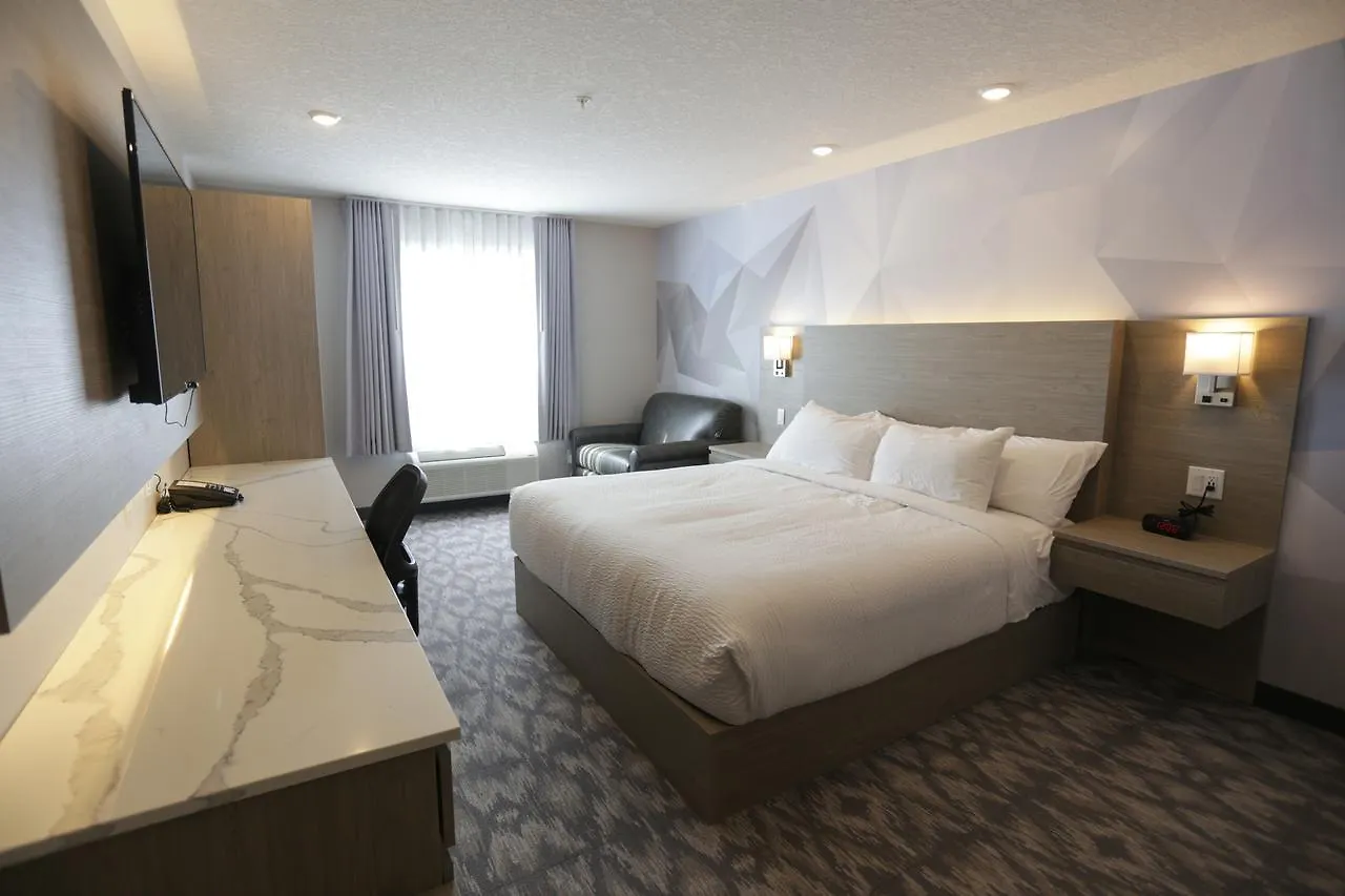 Days Inn By Wyndham Calgary North Balzac 3*,