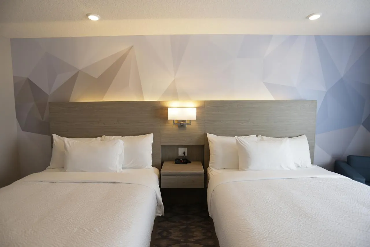 Days Inn By Wyndham Calgary North Balzac