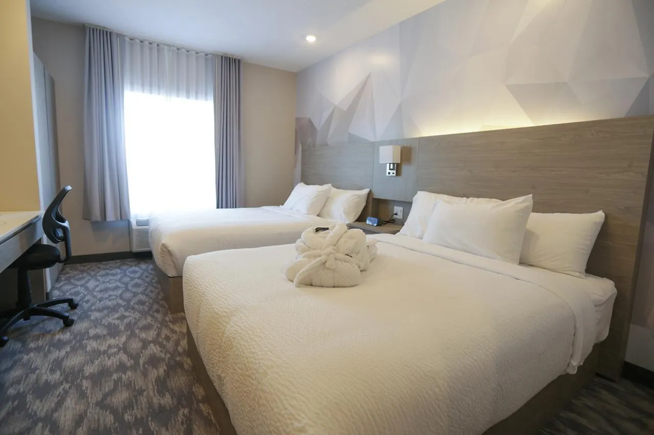 Days Inn By Wyndham Calgary North Balzac Hotel