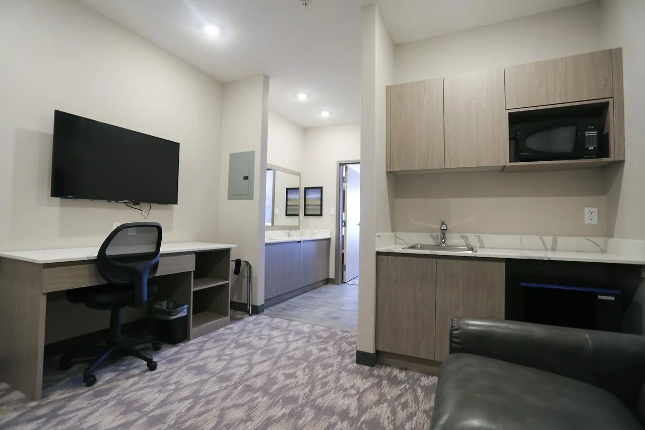Days Inn By Wyndham Calgary North Balzac